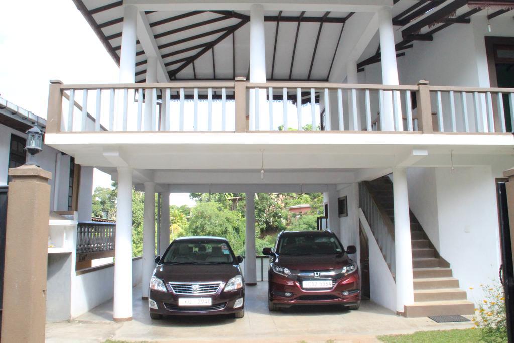 Self Cate Luxury Apartments Tennekumbura Room photo