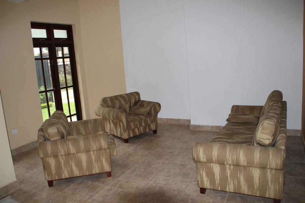 Self Cate Luxury Apartments Tennekumbura Room photo